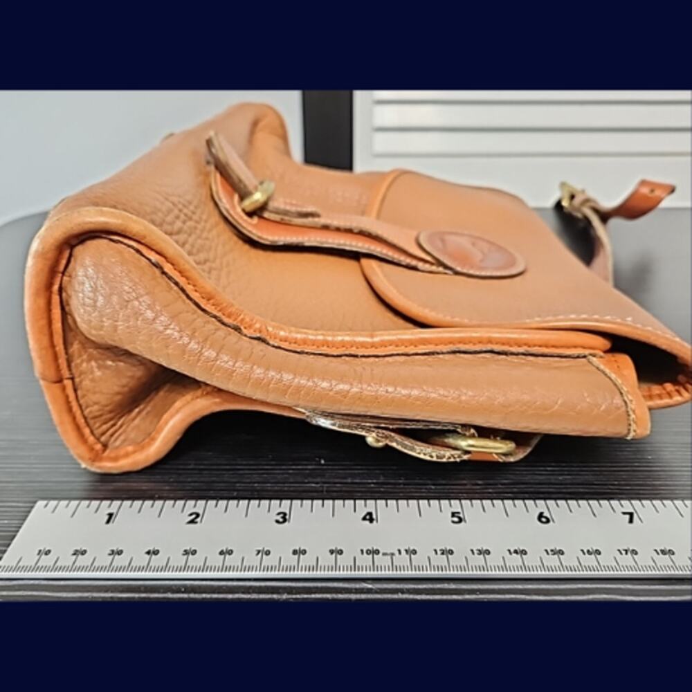 Vintage Dooney & Bourke All Weather Leather Crossbody R25 Saddle